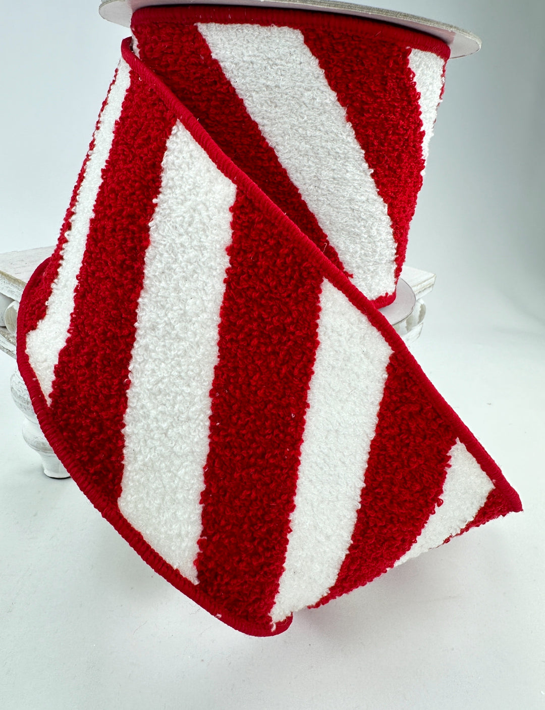 Farrisilk candy stripes red and white wired ribbon - 4”