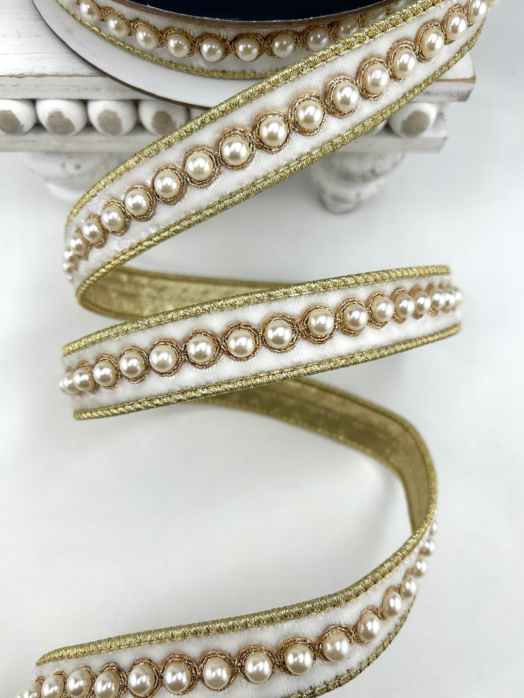 Farrisilk Ivory Pearl Borders Wired Ribbon - 1"