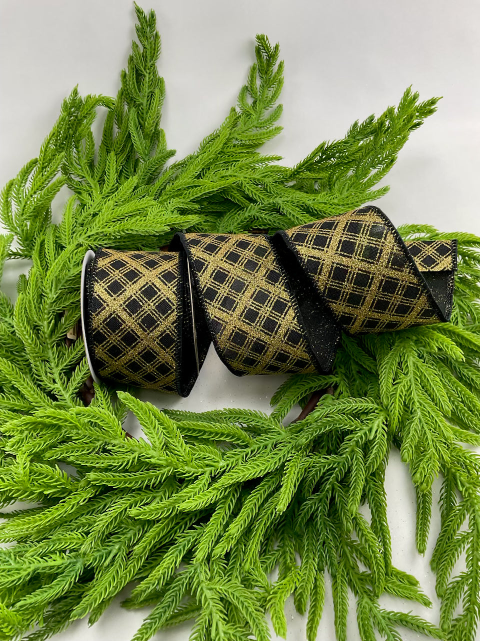 Black and gold diamond plaid wired ribbon 2.5”