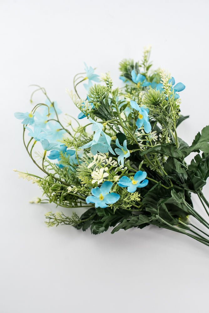 【再販】海外製 ゴールド立体フラワー生地のタロットクロス アクアブルー Aqua Blue Wildflower Bush - Greenery Market