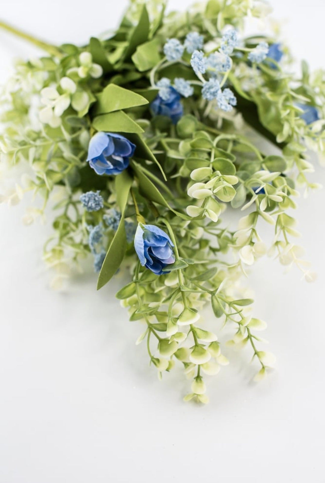 Artificial blue blossom and boxwood - Greenery MarketArtificial Flora64845-BL