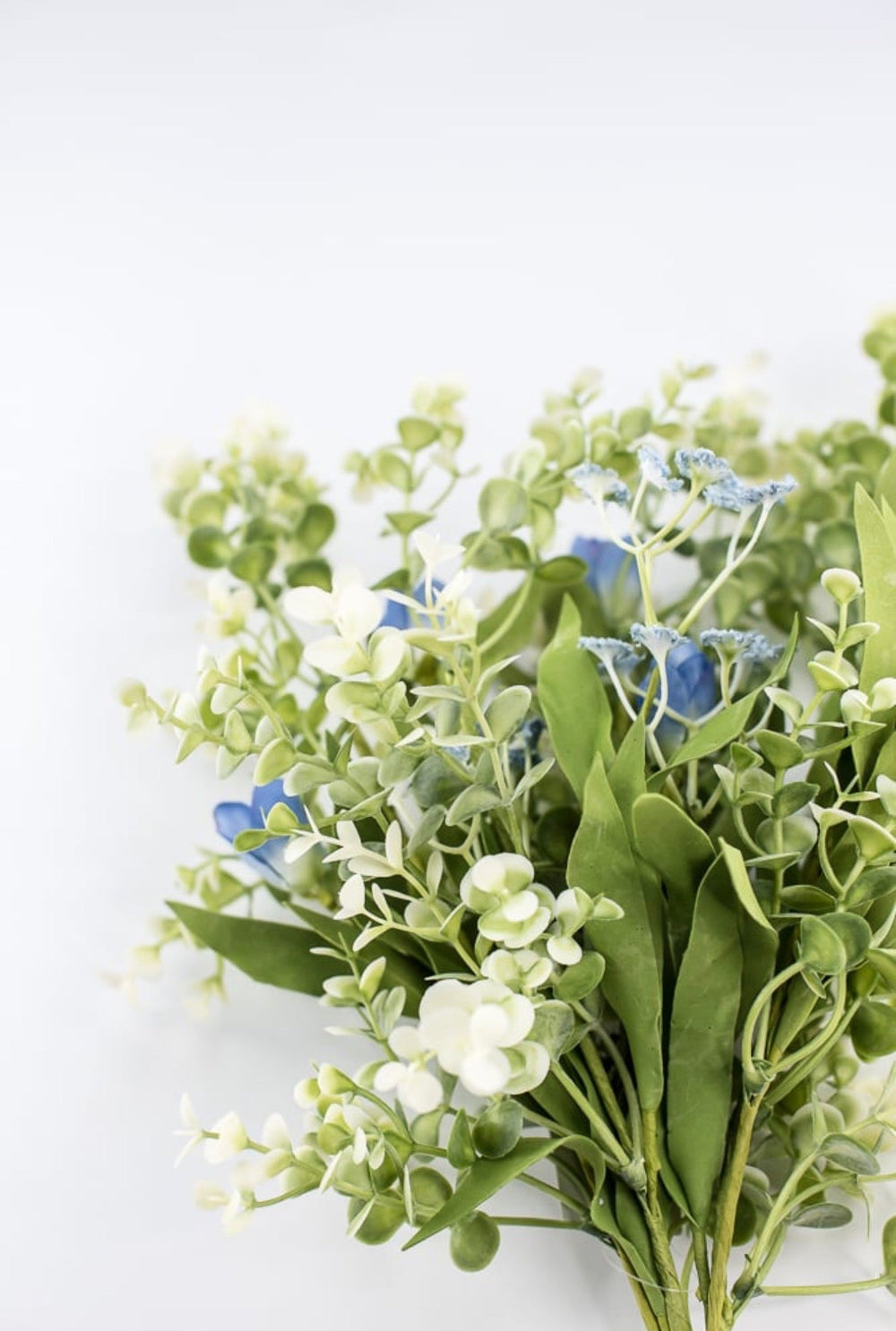 Artificial blue blossom and boxwood - Greenery MarketArtificial Flora64845-BL
