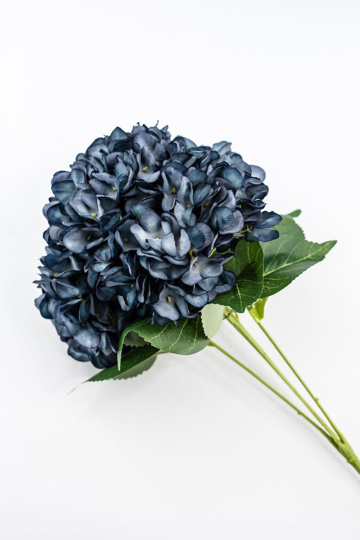 Artificial Blue Hydrangea Bush - 19" - Greenery MarketArtificial Flowers57465BL