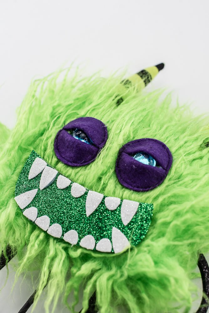 Artificial Green Furry Monster Spray - 21" - Greenery Market57379GN