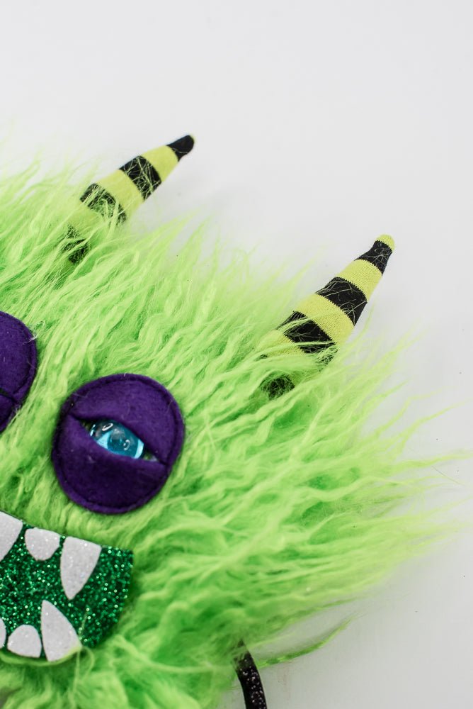 Artificial Green Furry Monster Spray - 21" - Greenery Market57379GN