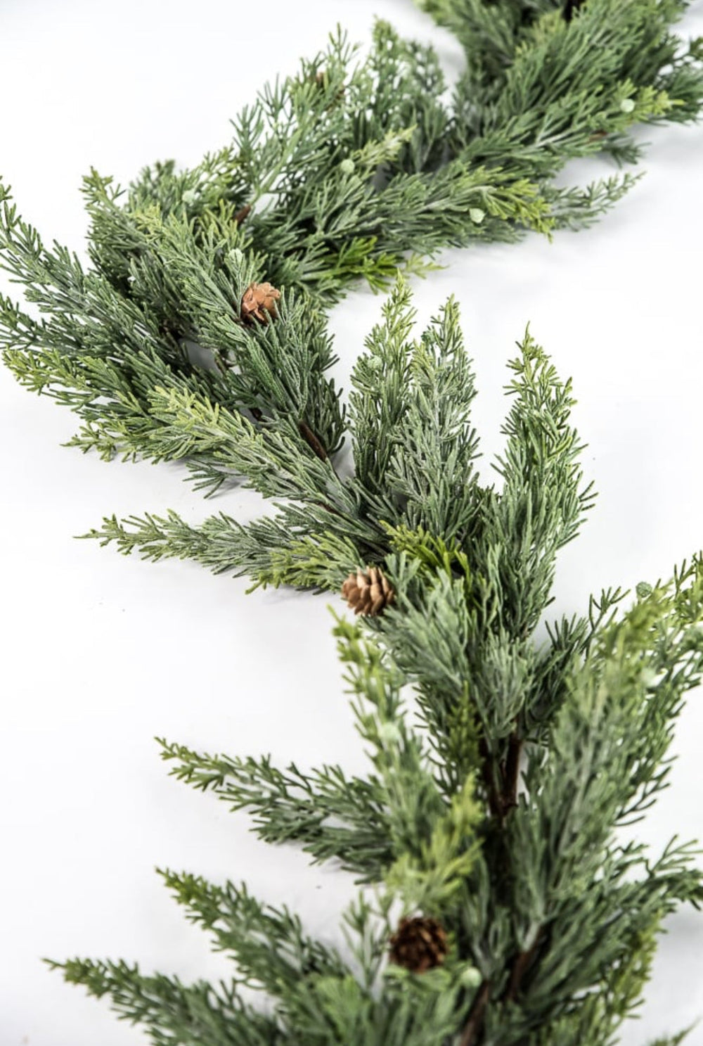 Artificial washed cedar garland with cone and berries - Greenery MarketWinter and ChristmasXD451/6 - SG