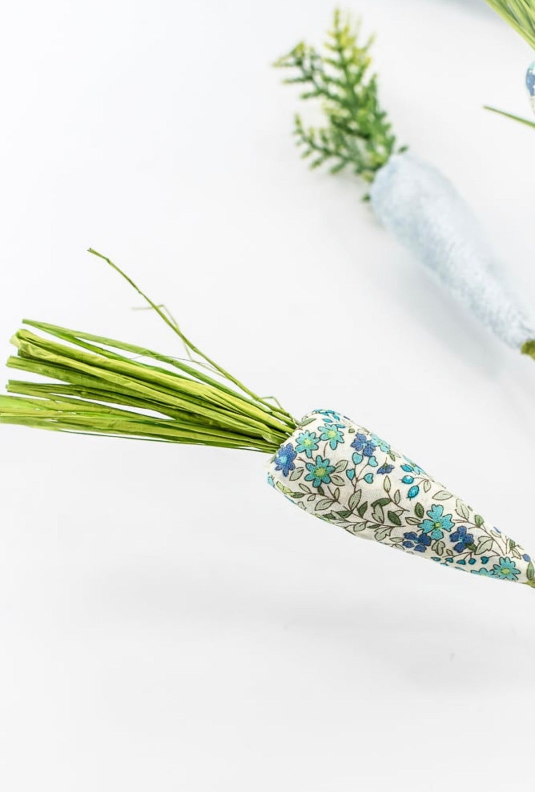 Blue Mixed Fabric Carrots Spray - 27" - Greenery Market65448-BL