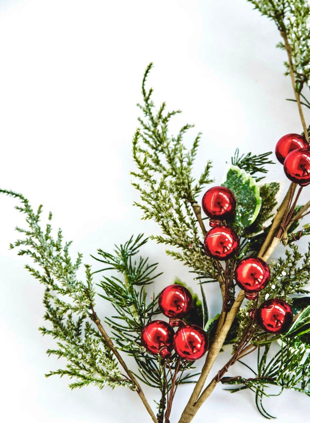 Cedar and holly spray with red ornaments - Greenery MarketChristmasXg967 - R