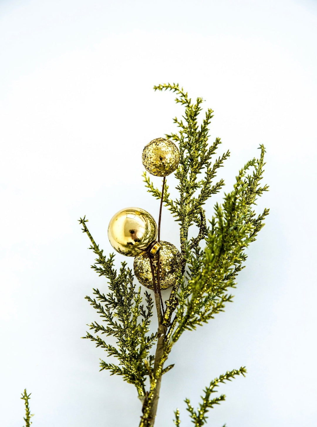 Cedar spray with gold ornaments 26” - Greenery MarketXG962-GO