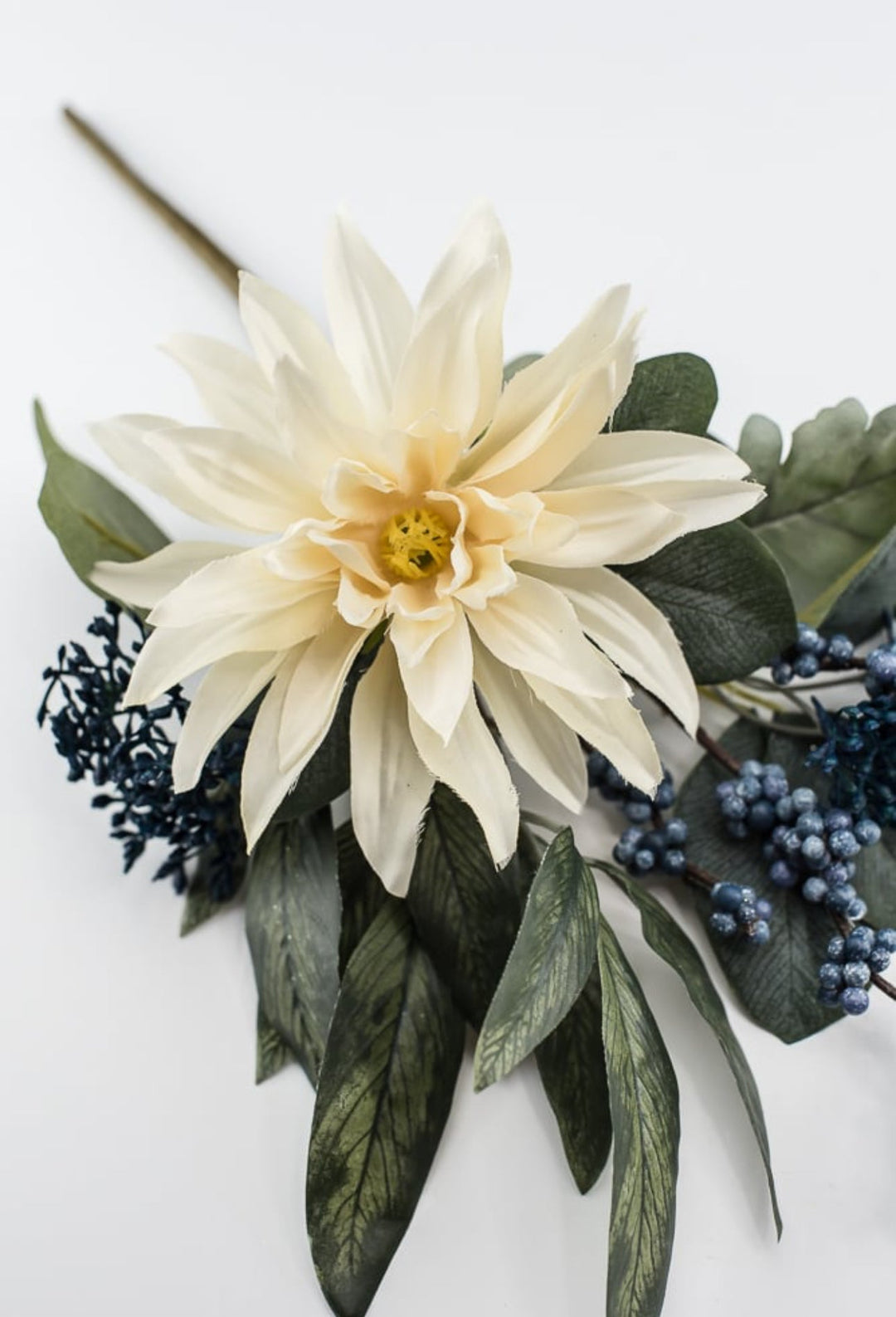 Dahlia and berries pick - Greenery Market83772