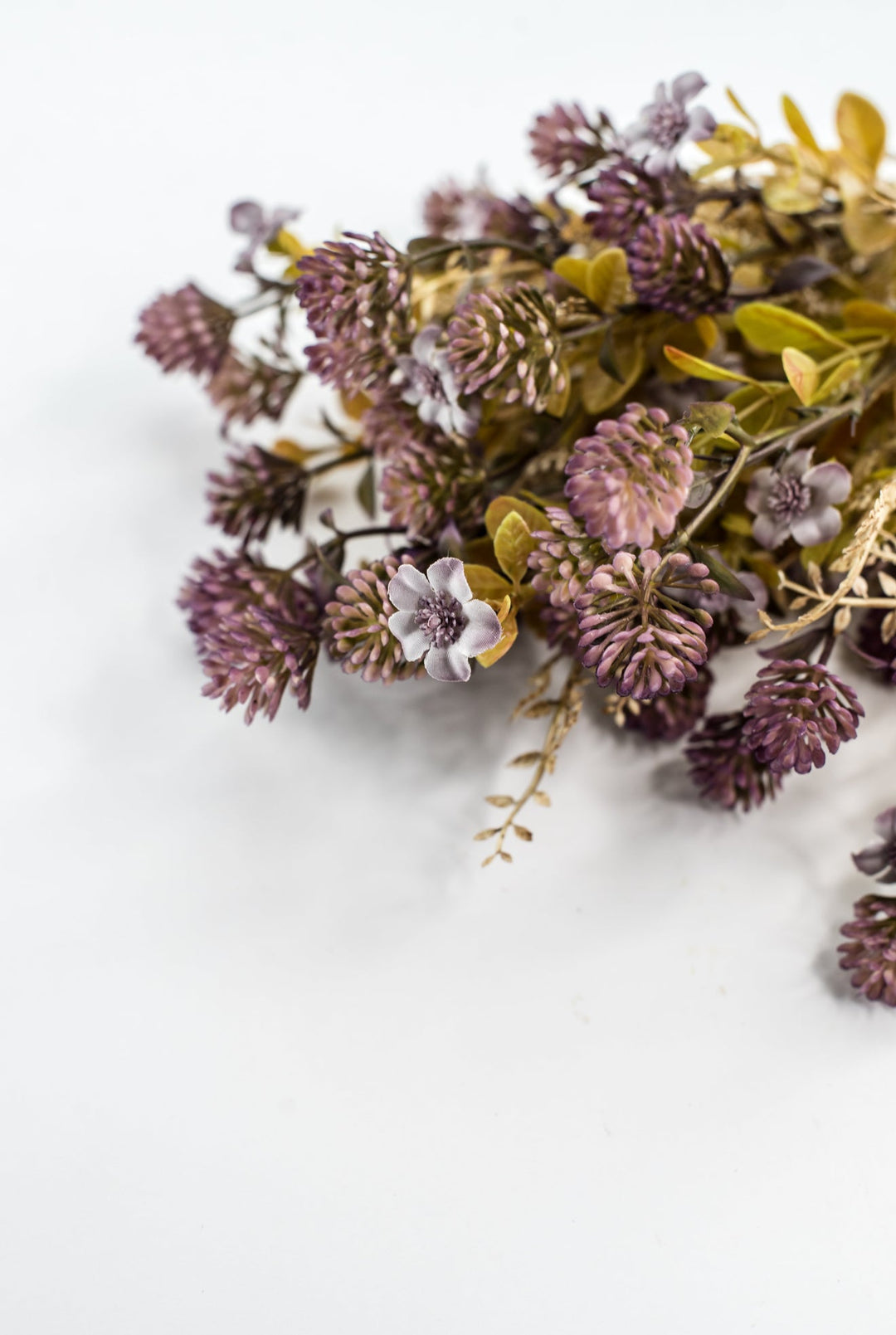 Dusty Lavender Mixed Plastic Leaf Ball - Greenery Market85336-LV