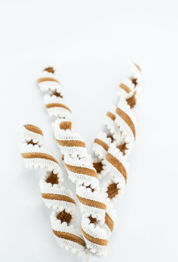 Gingerbread Curly Spray - Greenery Market86447BN