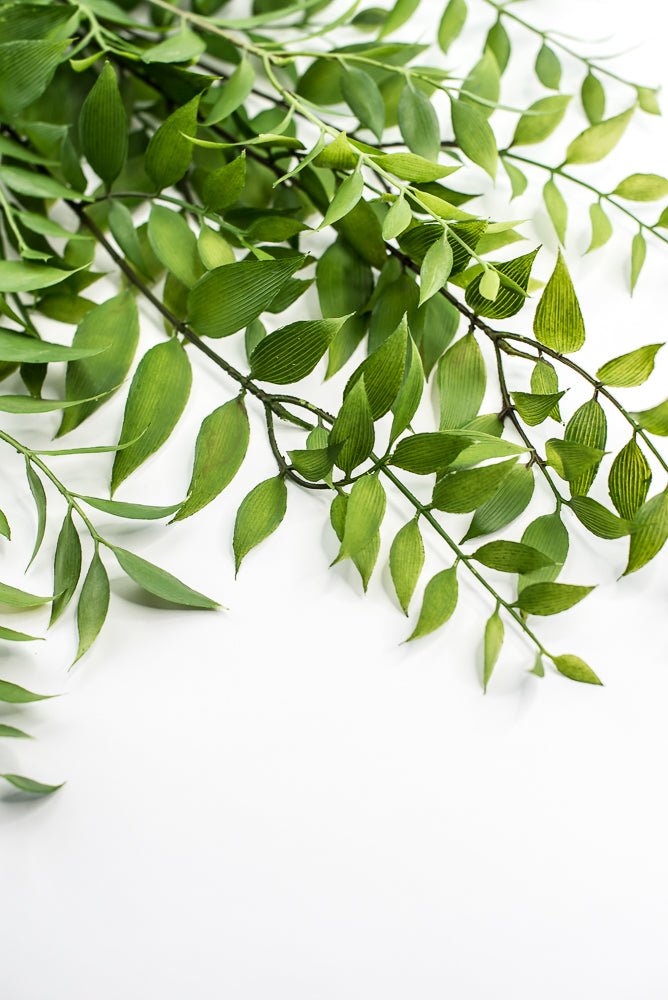 Green , Artificial Smilax Leaves Bush - Greenery Market