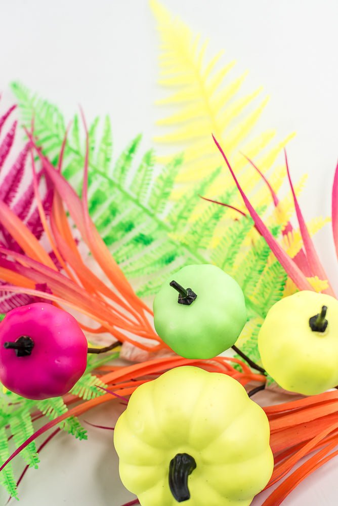 Hot Fluorescent Pumpkins, Fern, & Grass - Greenery Market85308