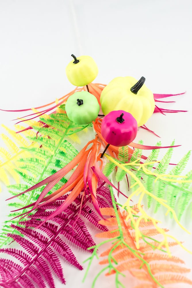 Hot Fluorescent Pumpkins, Fern, & Grass - Greenery Market85308