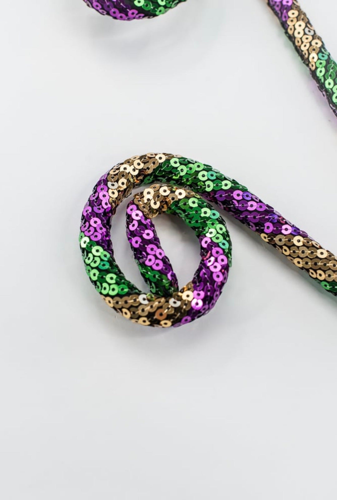 Mardi Gras Gold, Green, And Purple Sequin Spiral Curly - Greenery Market40354-GOLDGNPU