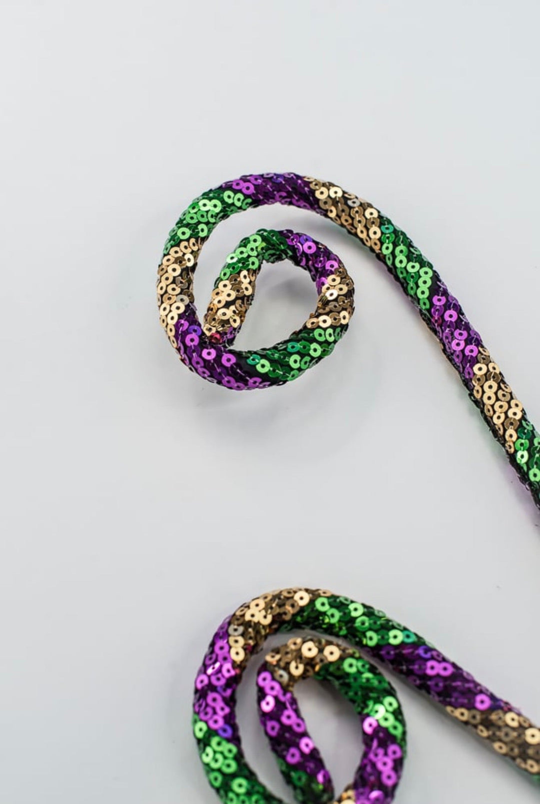 Mardi Gras Gold, Green, And Purple Sequin Spiral Curly - Greenery Market40354-GOLDGNPU