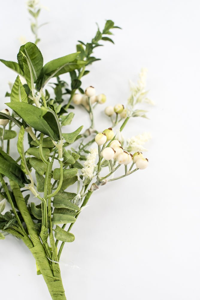 Mixed Greenery and Berries Pick - Greenery Market13614CM