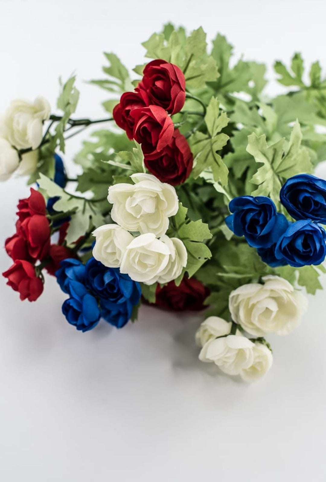 Patriotic mini ranunculus bush 16” - Greenery Market84055 - RDWTBL