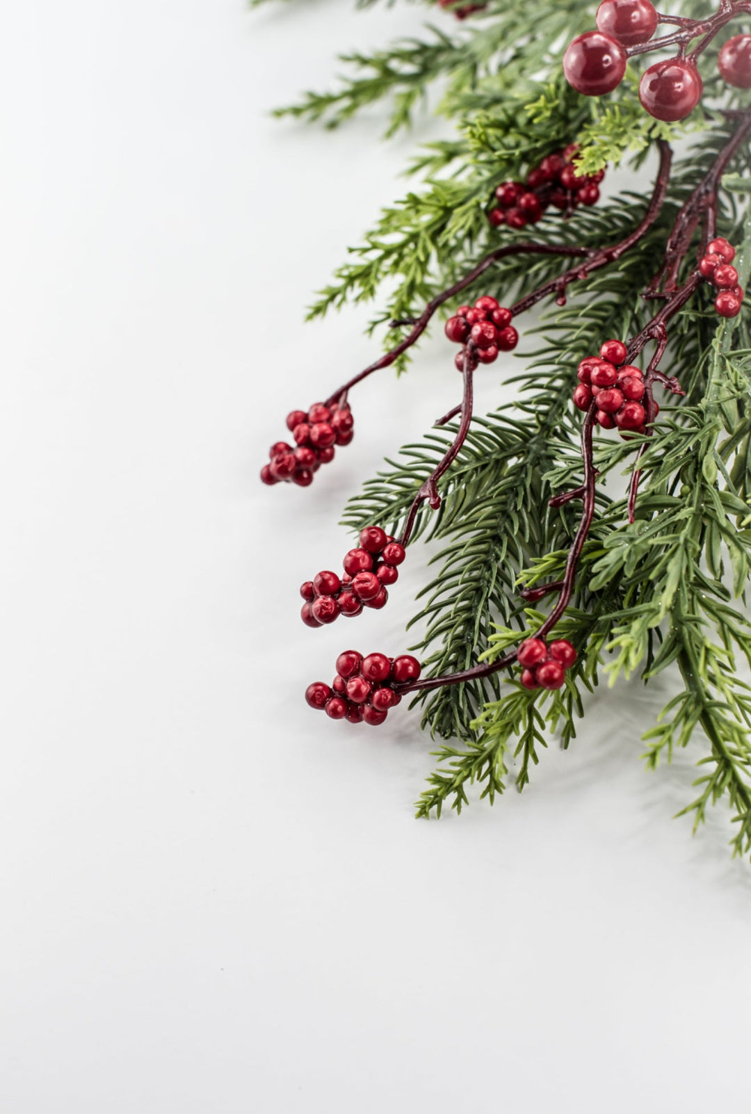 Pine And Berry Mix Spray - Greenery Market86257SP28