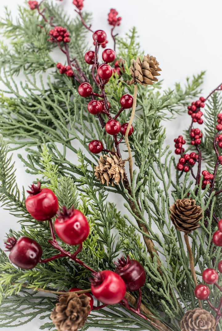 Pine And Berry Mix Spray - Greenery Market86257SP28
