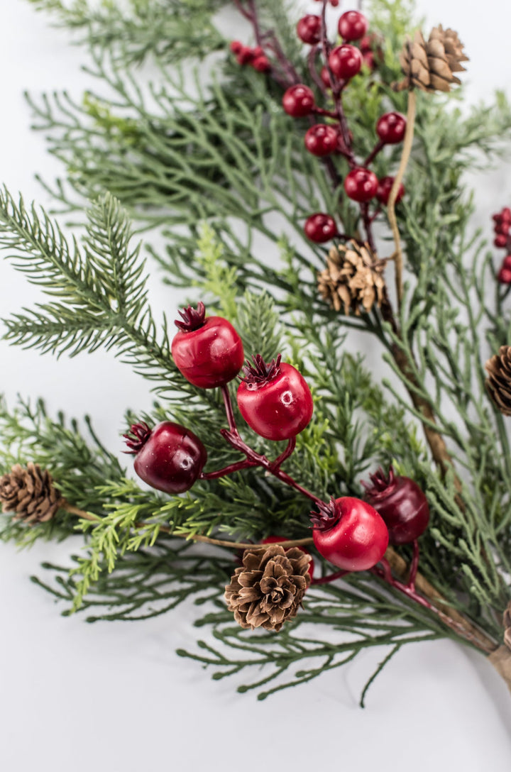 Pine And Berry Mix Spray - Greenery Market86257SP28
