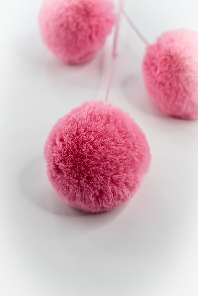 Pink faux fur ball spray - Greenery MarketSeasonal & Holiday Decorations85682pk