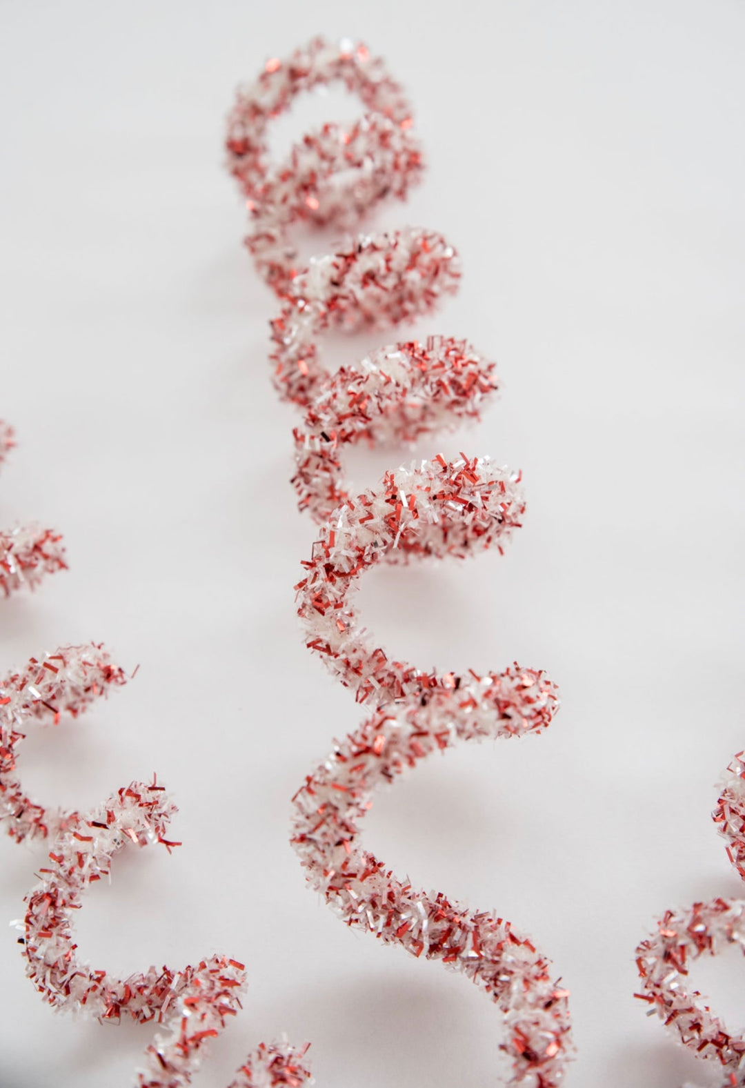 Red and white tinsel curly spray - Greenery Market63475