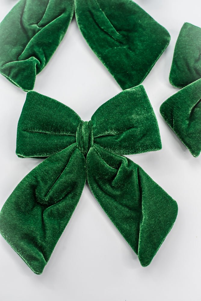 Set Of 3 Green Velvet Bow With Clip - 5" - 7" - Greenery MarketXKZ808-GR