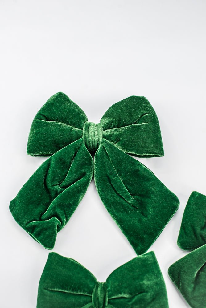 Set Of 3 Green Velvet Bow With Clip - 5" - 7" - Greenery MarketXKZ808-GR