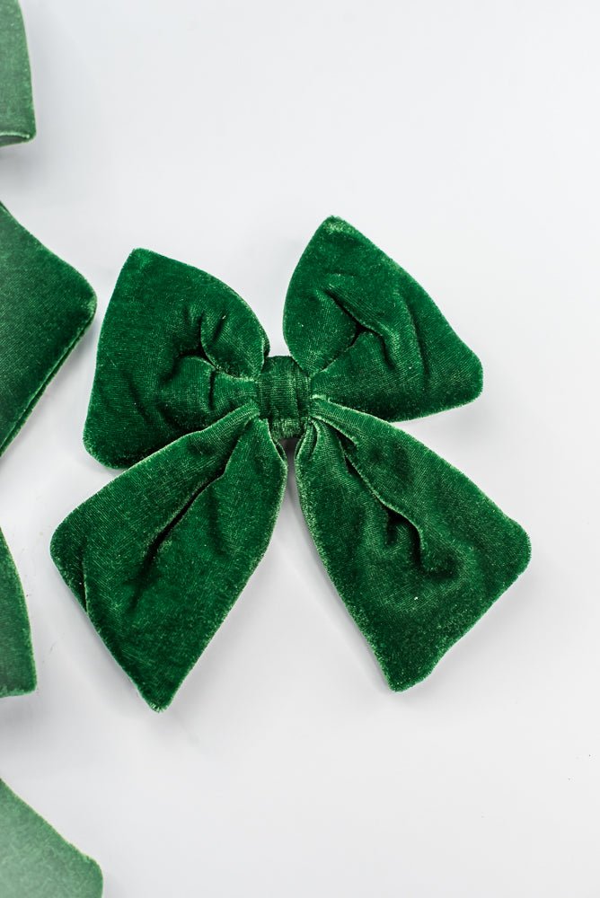 Set Of 3 Green Velvet Bow With Clip - 5" - 7" - Greenery MarketXKZ808-GR