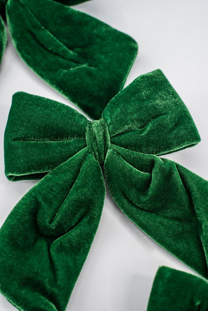 Set Of 3 Green Velvet Bow With Clip - 5" - 7" - Greenery MarketXKZ808-GR