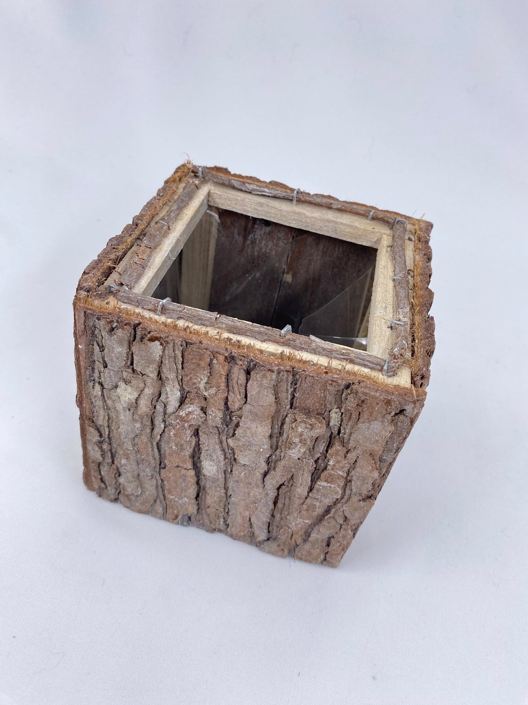 Tree bark container - Greenery Marketwreath base & containers794443