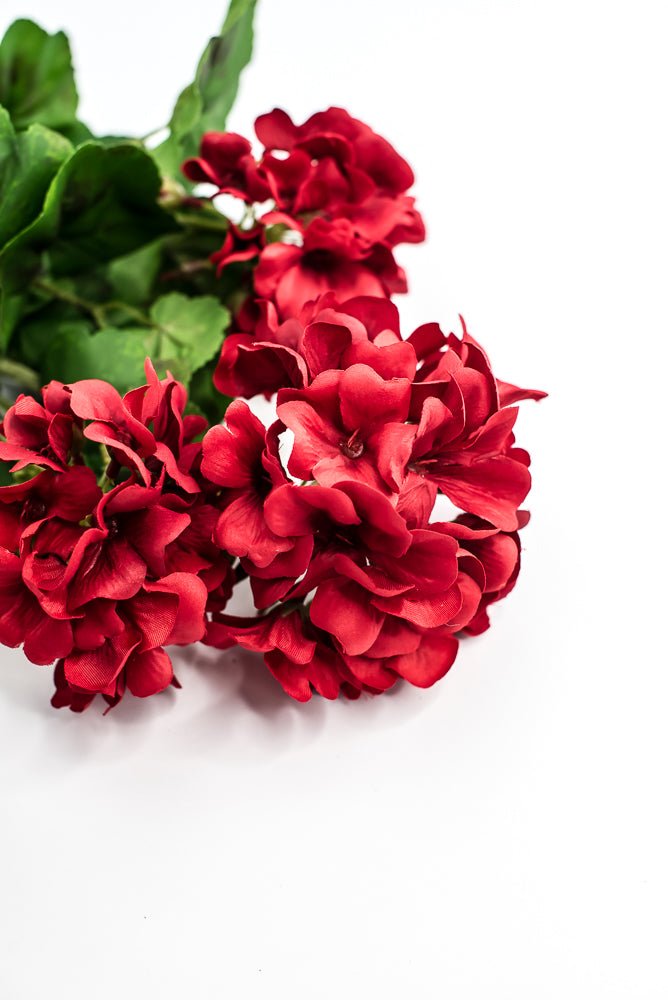 Water resistant, faux geranium bush, red - Greenery MarketFBG533 - RE