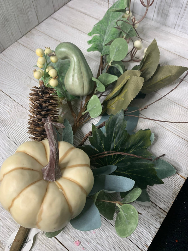 Cream / green harvest spray with pumpkins and berries - Greenery MarketFall and HalloweenMTH12705