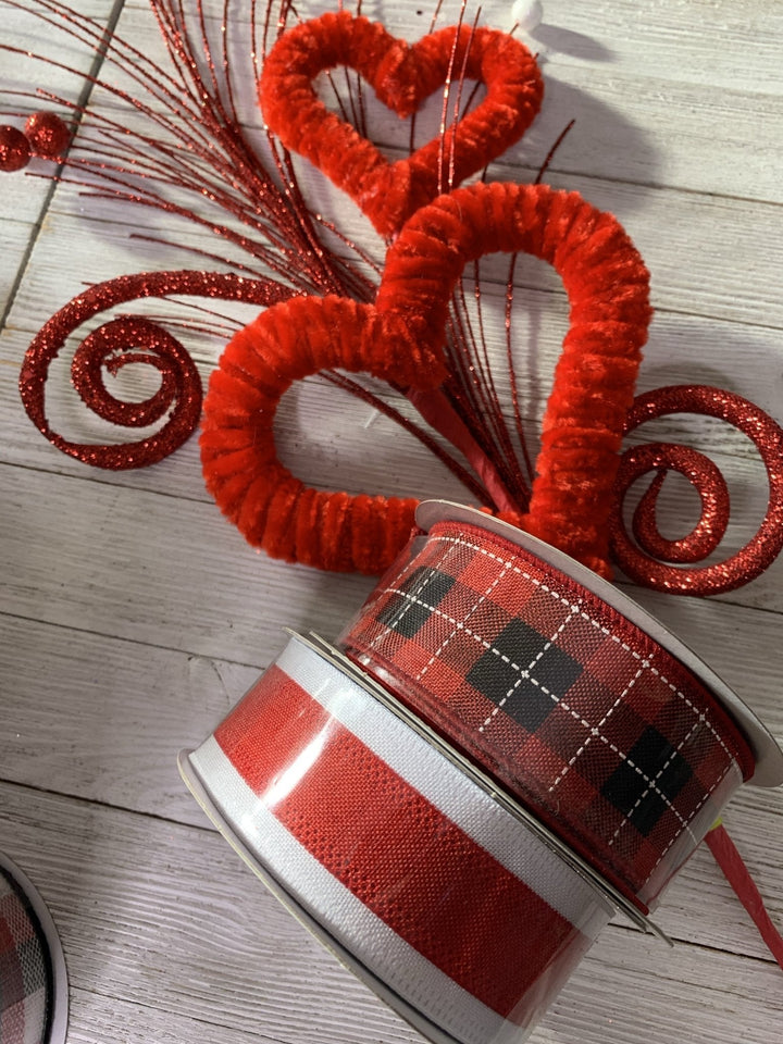 Faux velvet heart spray for Valentine’s Day - Greenery MarketPicks62584rd