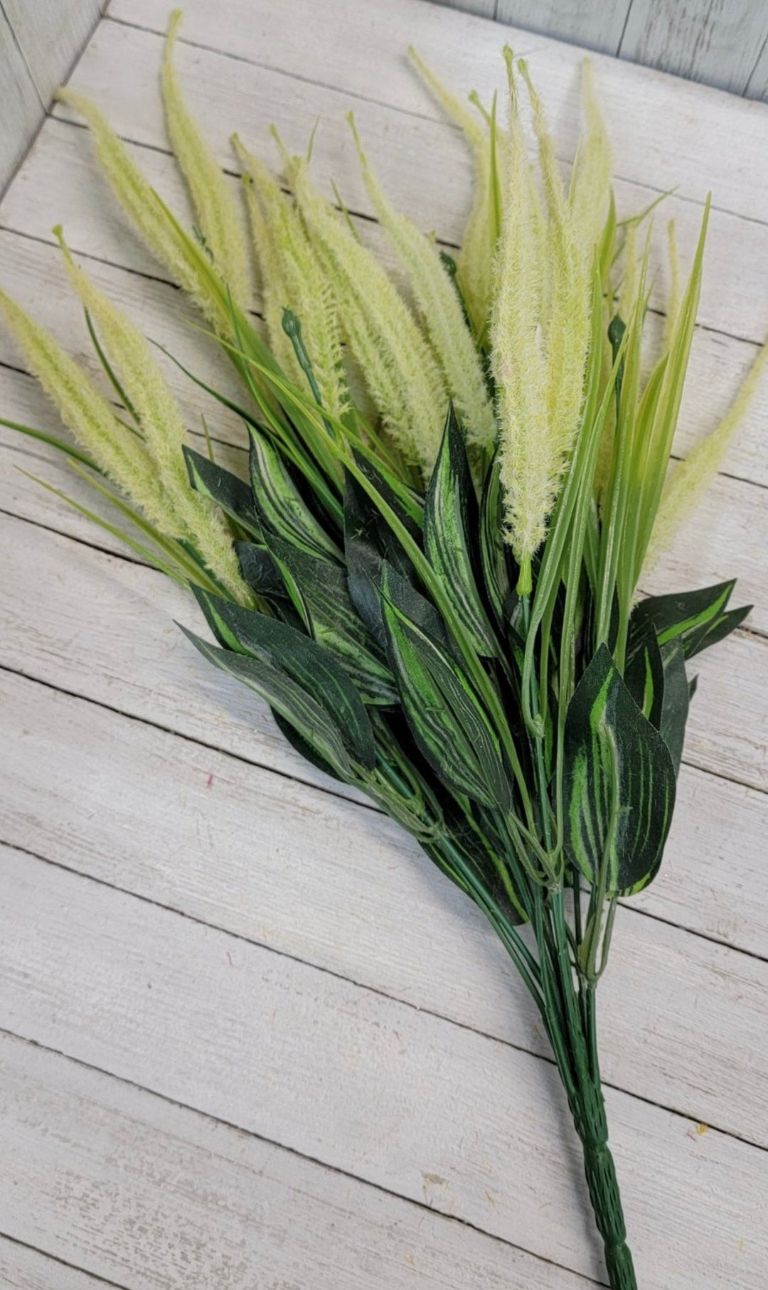 Fuzzy astilbe - cream - Greenery Marketartificial flowers97261