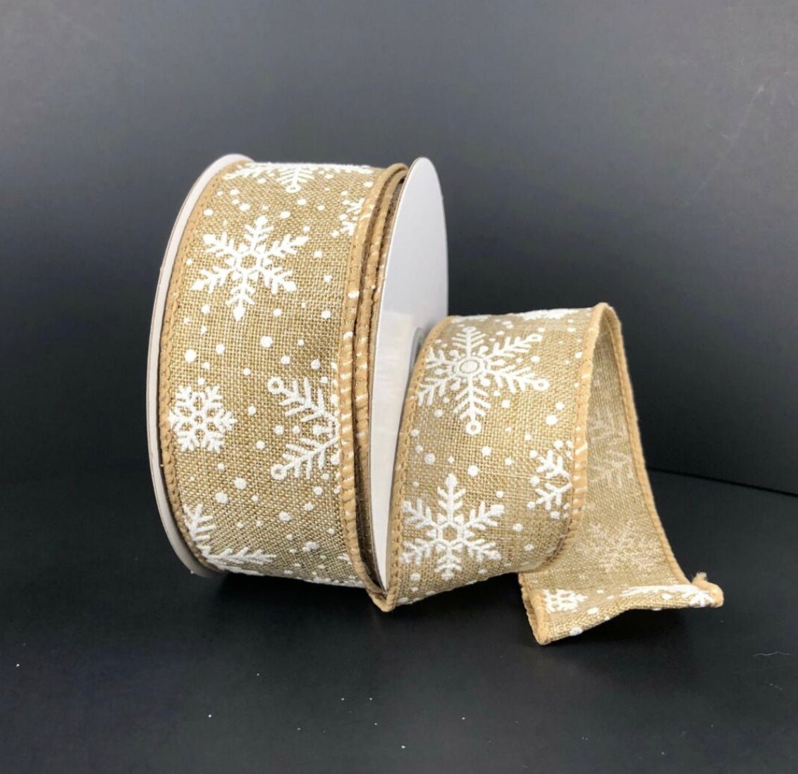 Natural and white shimmering snowflakes wired ribbon , 1.5