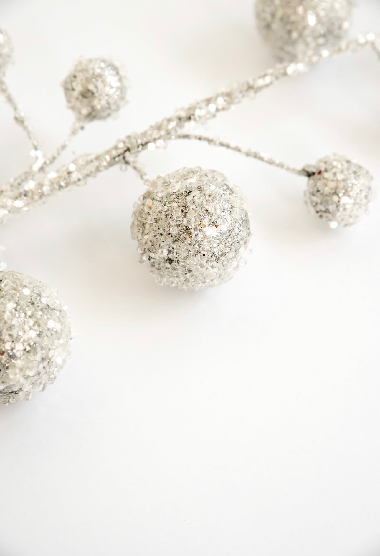 Ornament iced ball spray - silver - Greenery MarketXg598-sv