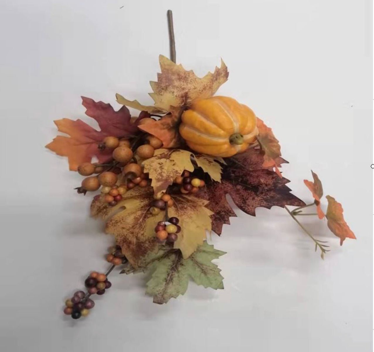 Pumpkin and berries maple leaves pick - Greenery Marketgreenery83295