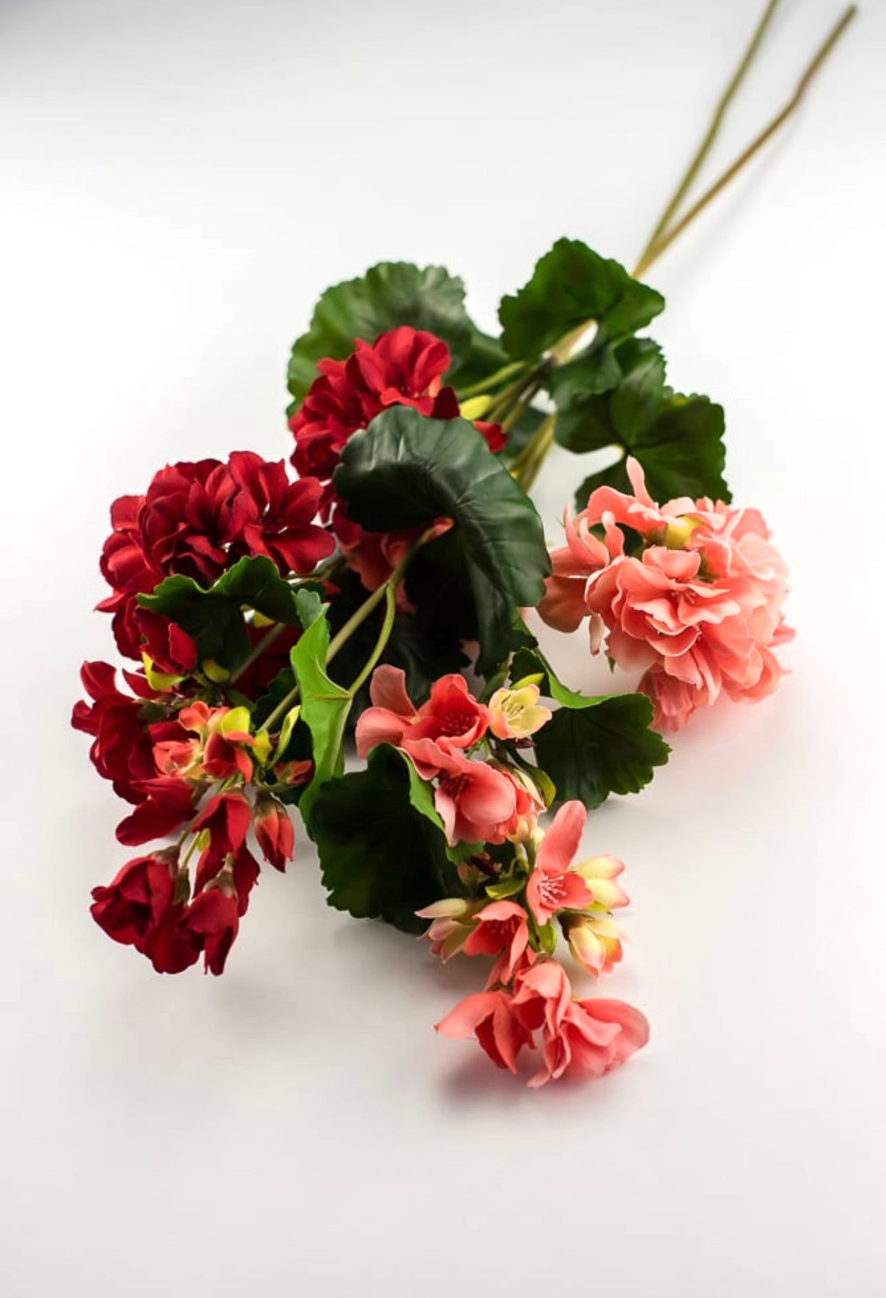 Red Geranium spray, real touch - Greenery Marketartificial flowers2285221RD