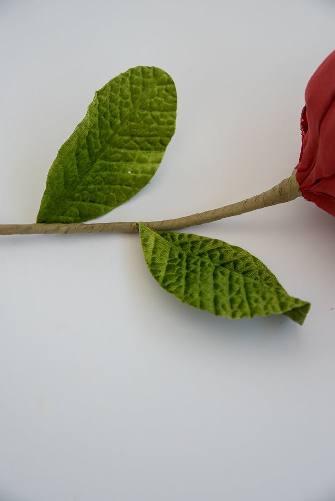 Red velvet magnolia stem - Greenery MarketXh570-r