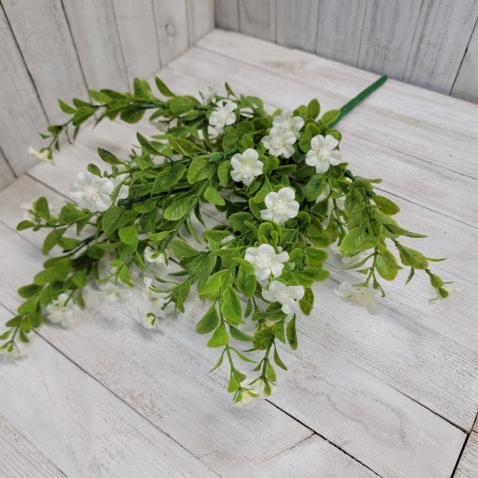White filler flower bush - Greenery Market82396-cr