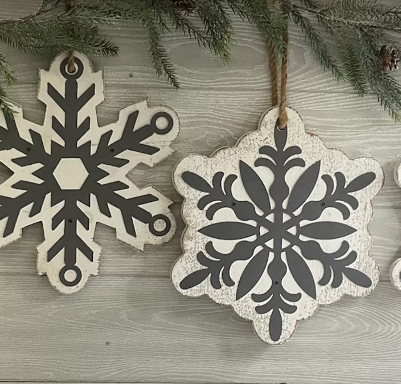 Wooden snowflake sign - Greenery MarketSeasonal & Holiday DecorationsOR9978