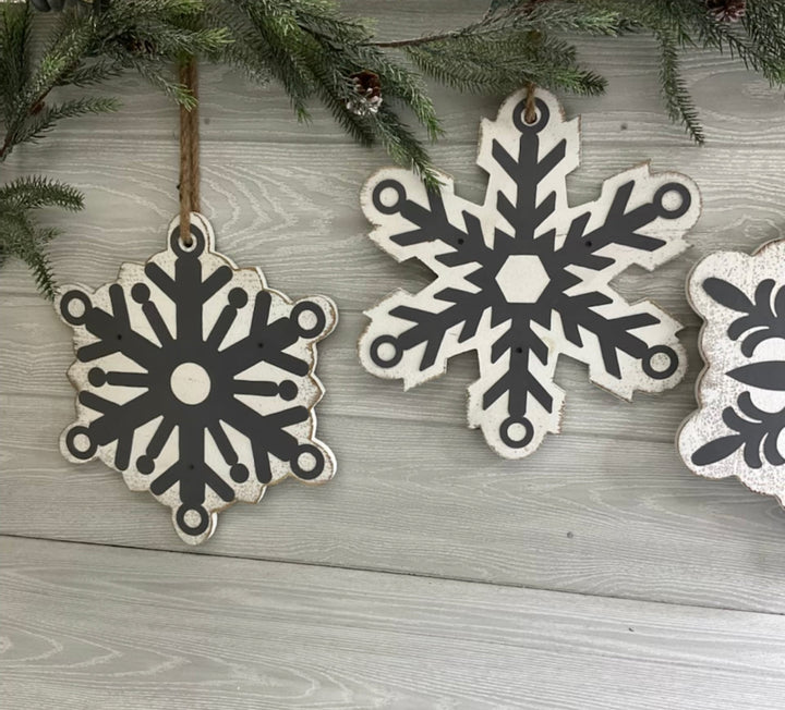 Wooden snowflake sign - Greenery MarketSeasonal & Holiday DecorationsOR9978